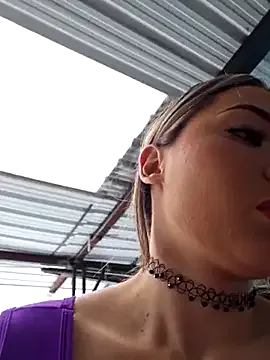  – webcam model profile photo Image 4