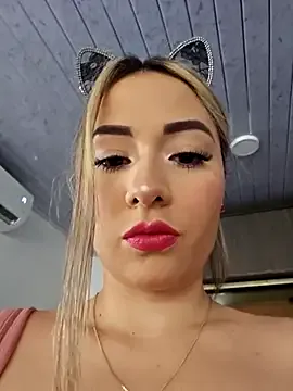  – webcam model profile photo Image 7