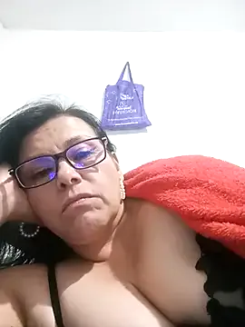 seraphine23 – webcam model profile photo Image 2