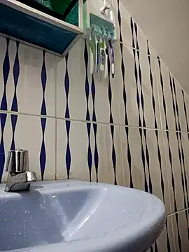 seraphine23 – webcam model profile photo Image 4