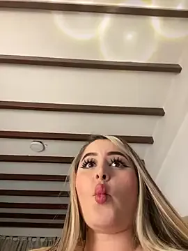 LoveOnStream – webcam model profile photo Image 14