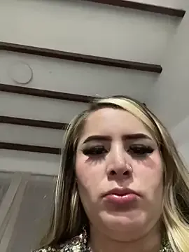 LoveOnStream – webcam model profile photo Image 4