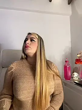 LoveOnStream – webcam model profile photo Image 5