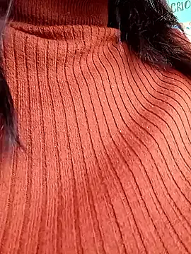 roouse – webcam model profile photo Image 13