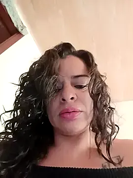 roouse – webcam model profile photo Image 8