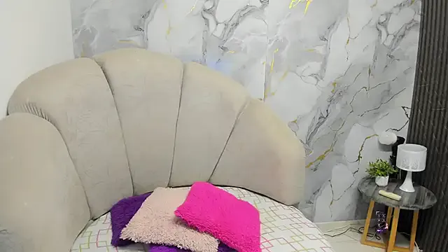 oxo_yuna_oxo – webcam model profile photo Image 4