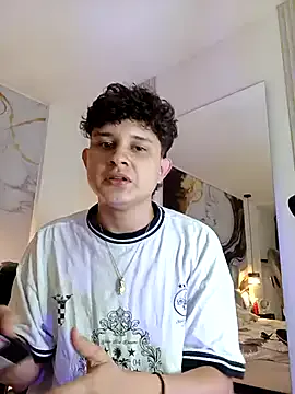 Yui-Ch – webcam model profile photo Image 14