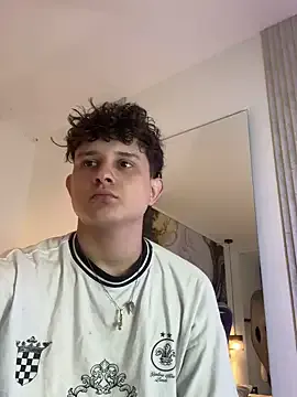 Yui-Ch – webcam model profile photo Image 15