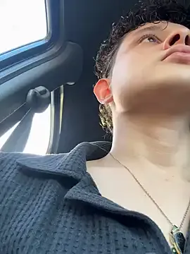 Yui-Ch – webcam model profile photo Image 5