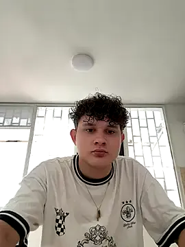 Yui-Ch – webcam model profile photo Image 8