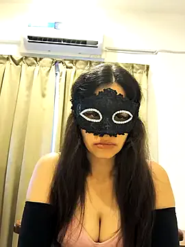 roouse – webcam model profile photo Image 2