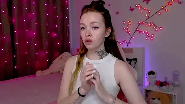  – webcam model profile photo Image 18