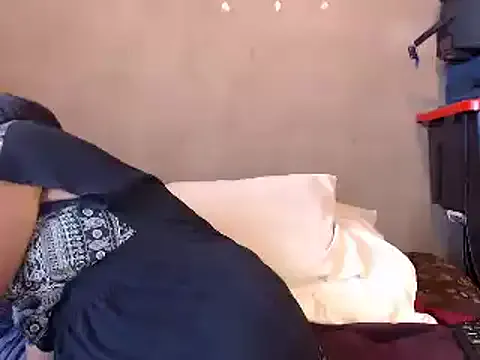 roouse – webcam model profile photo Image 4