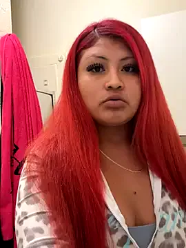 Naughtynessaa – webcam model profile photo