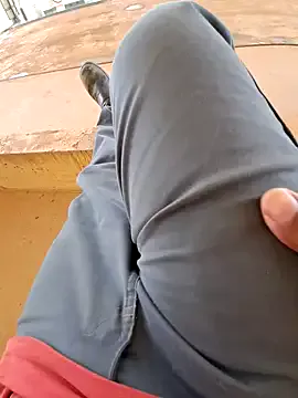 zui_lu – webcam model profile photo Image 7