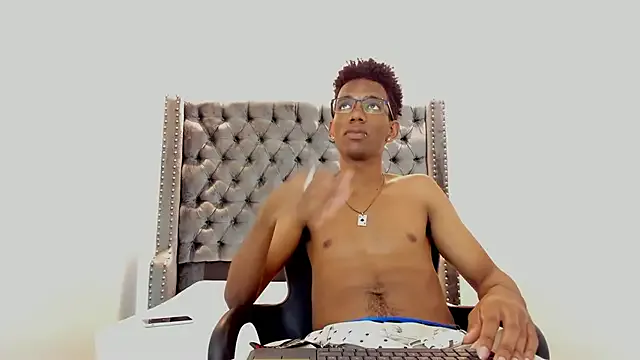 Nonchan_ – webcam model profile photo Image 14