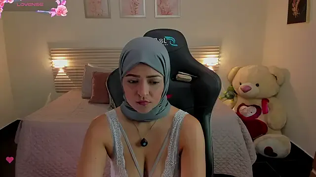 seraphine23 – webcam model profile photo Image 13