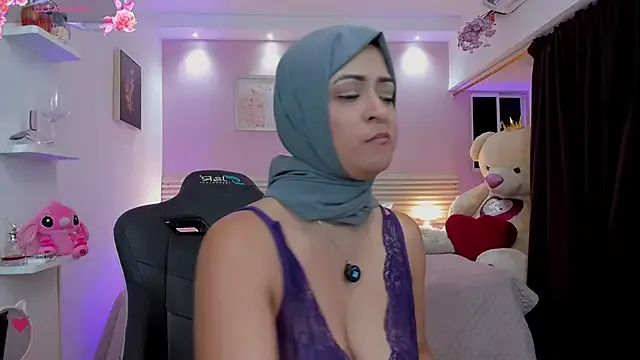 seraphine23 – webcam model profile photo Image 6