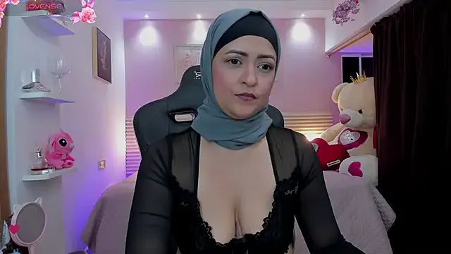 seraphine23 – webcam model profile photo Image 7