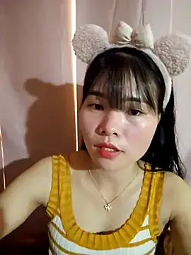  – webcam model profile photo Image 8