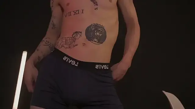  – webcam model profile photo Image 4