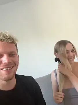 roouse – webcam model profile photo Image 14