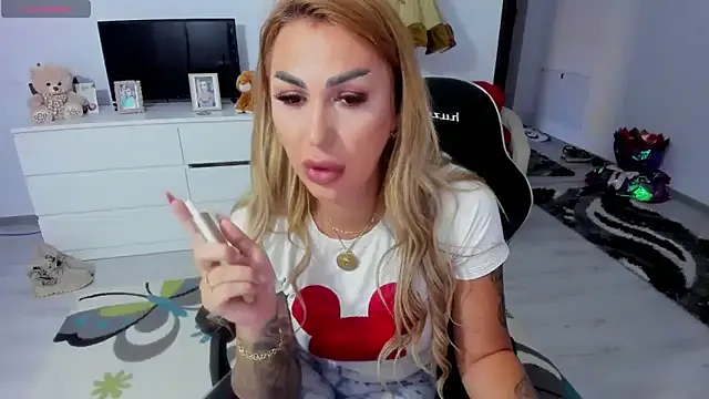 Megu_Melon – webcam model profile photo Image 14