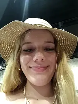 NicoleCut Image 4