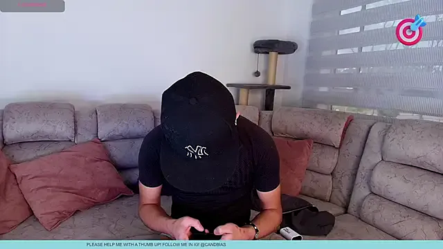 Simone_Miller – webcam model profile photo Image 3