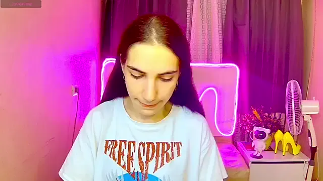 TeaseDollXXX on FreeCamNet Image 2