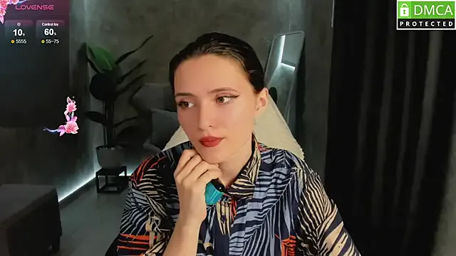  – webcam model profile photo Image 3