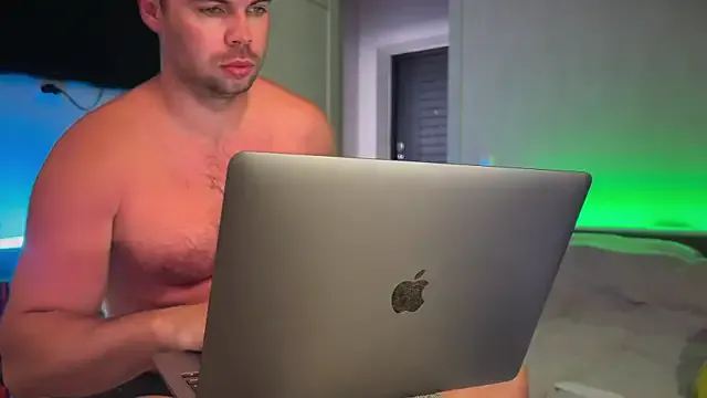 The_Snowwhitee – webcam model profile photo Image 3