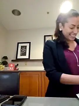 Nikkierosee – webcam model profile photo