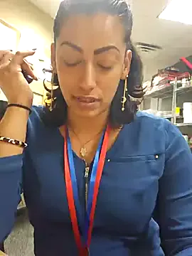 DarkDea – webcam model profile photo Image 4