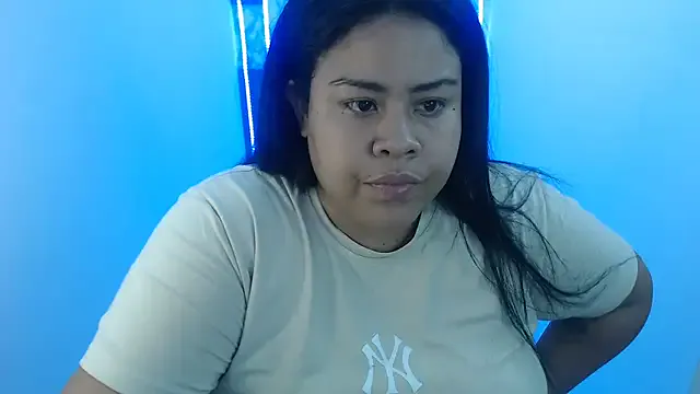 roouse – webcam model profile photo Image 12