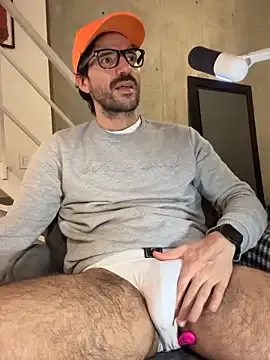 zui_lu – webcam model profile photo Image 9