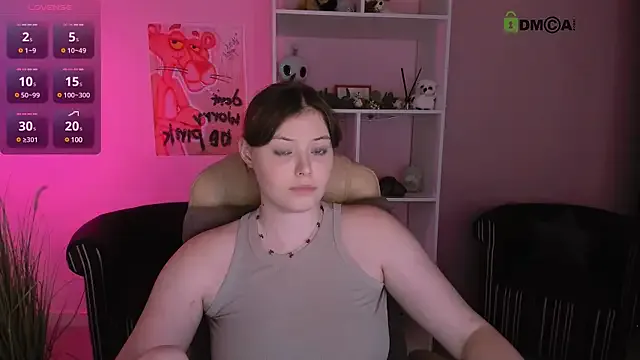 roouse – webcam model profile photo Image 7