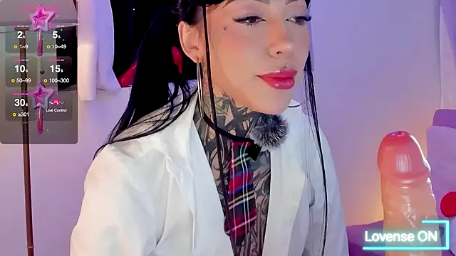 roouse – webcam model profile photo Image 6