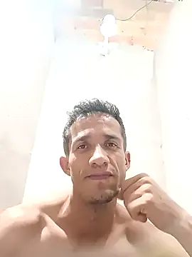 roouse – webcam model profile photo Image 4
