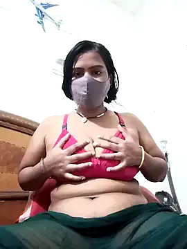 MilfNextDoor20 – webcam model profile photo Image 12