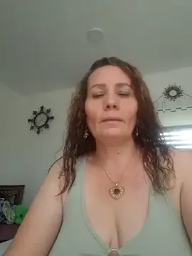 CatVibe – webcam model profile photo Image 10