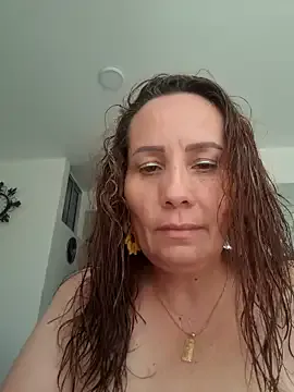 CatVibe – webcam model profile photo Image 6