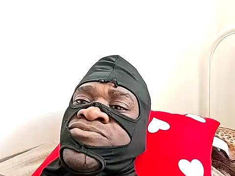 roouse – webcam model profile photo Image 14