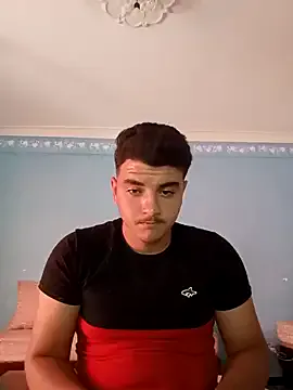 roouse – webcam model profile photo Image 12