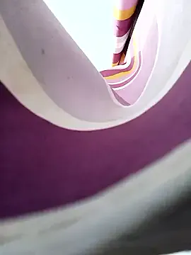 roouse – webcam model profile photo Image 13