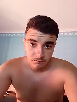 roouse – webcam model profile photo Image 14