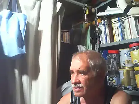  – webcam model profile photo Image 12
