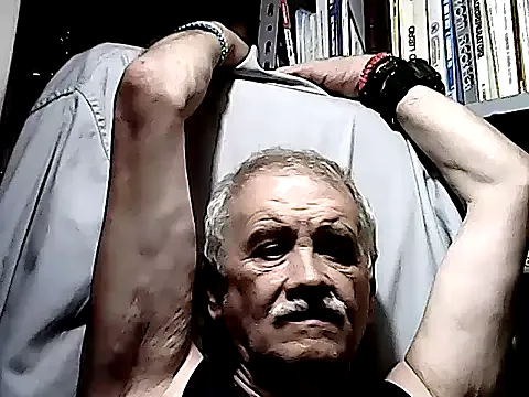  – webcam model profile photo Image 9