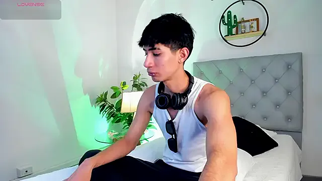 Mme-Evangelyne – webcam model profile photo Image 10