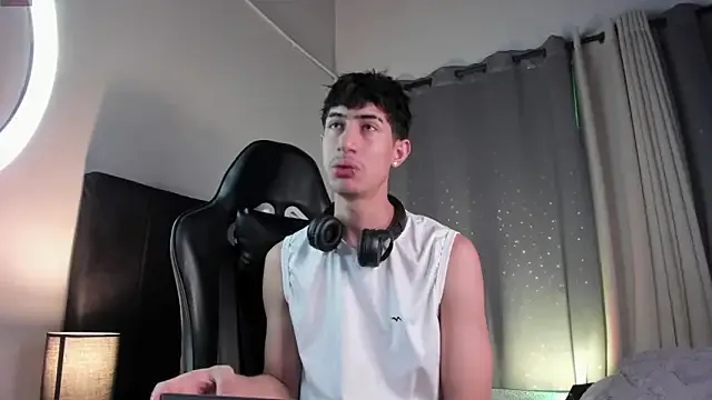 Mme-Evangelyne – webcam model profile photo Image 14